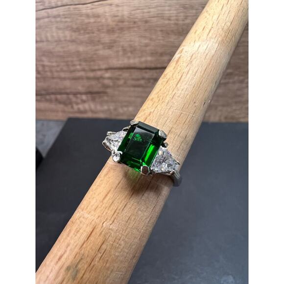 Vintage Helen Andrews synthetic emerald and CZ sterling silver ring size 7 - Picture 6 of 16